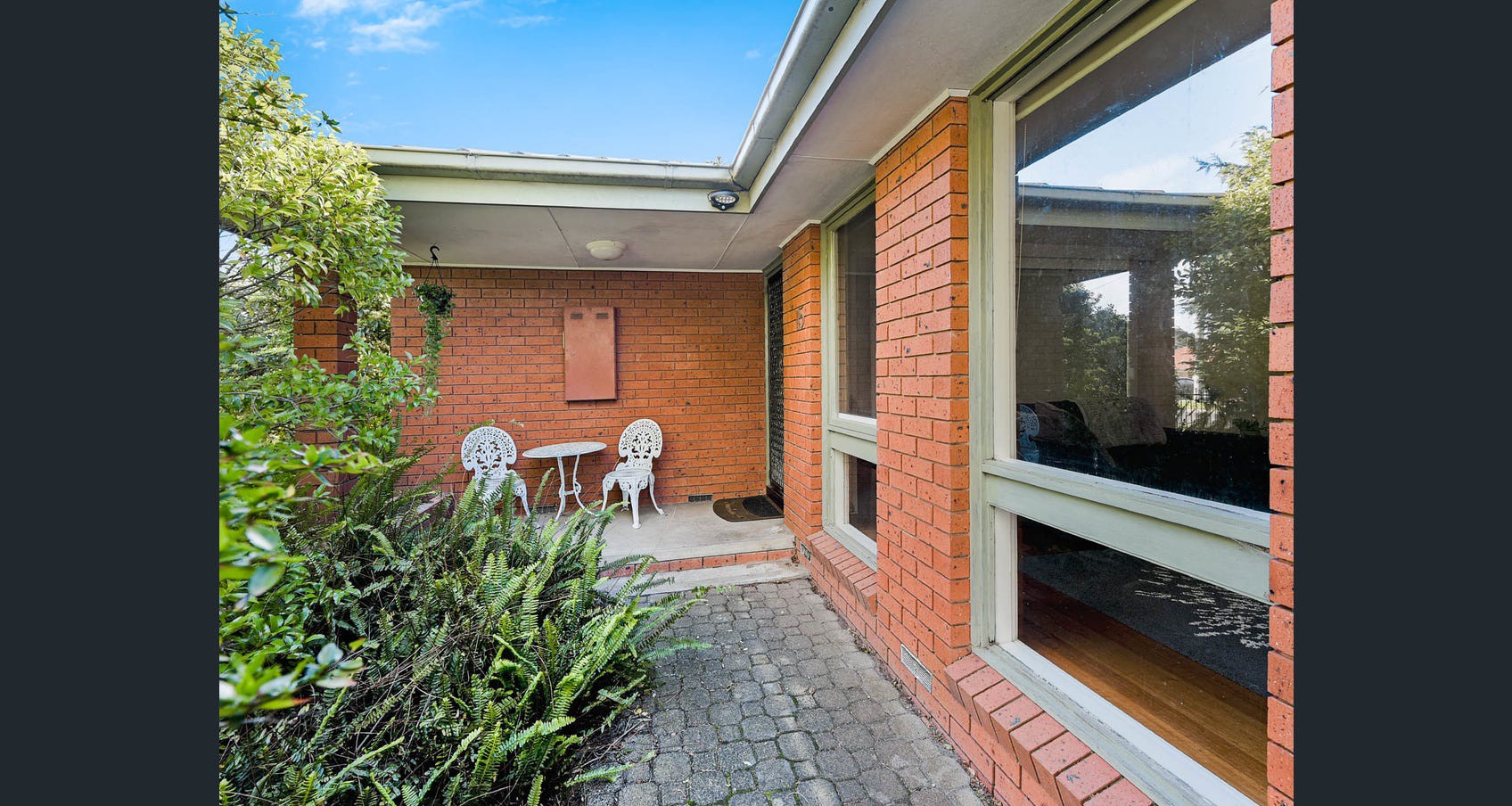 15 Isaac Smith Crescent, Cranbourne, VIC 3977, Cranbourne - Thumbnail 2