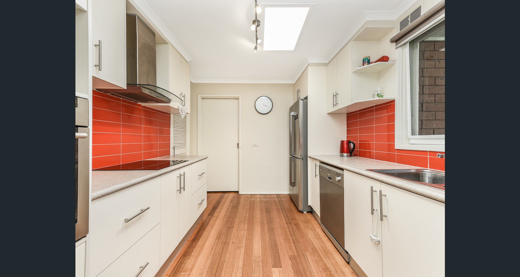 15 Isaac Smith Crescent, Cranbourne, VIC 3977, Cranbourne - Thumbnail 3