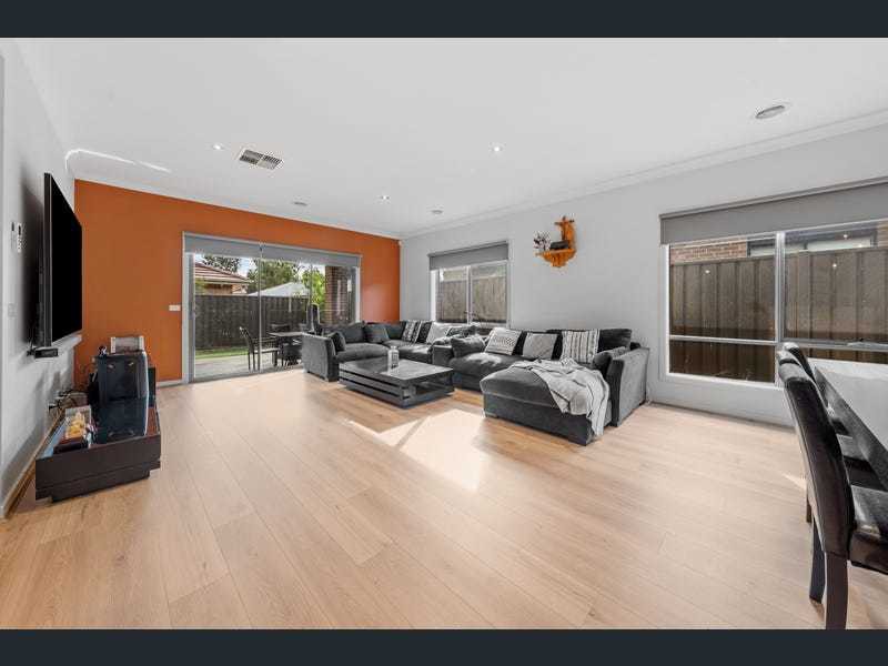 15 Jasper Way, Cobblebank, VIC 3338, Cobblebank - Thumbnail 3