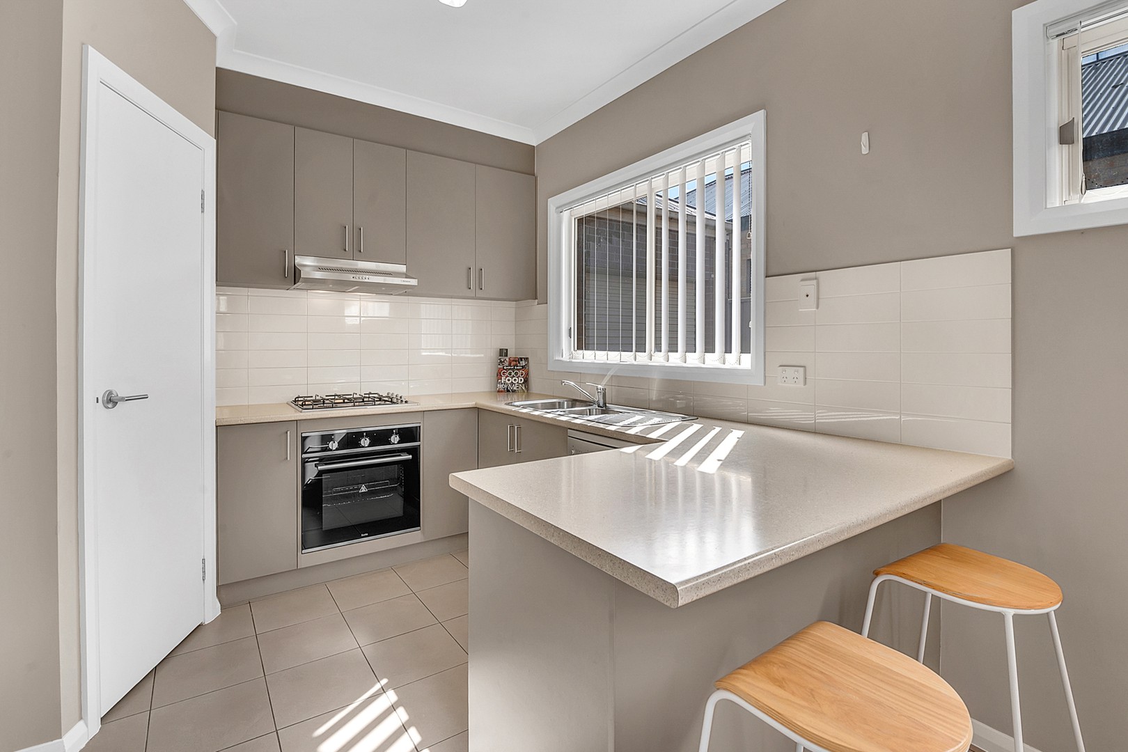 15 Jirrahlinga Terrace, Craigieburn, VIC 3064 - Thumbnail 1 - 30/03/2022