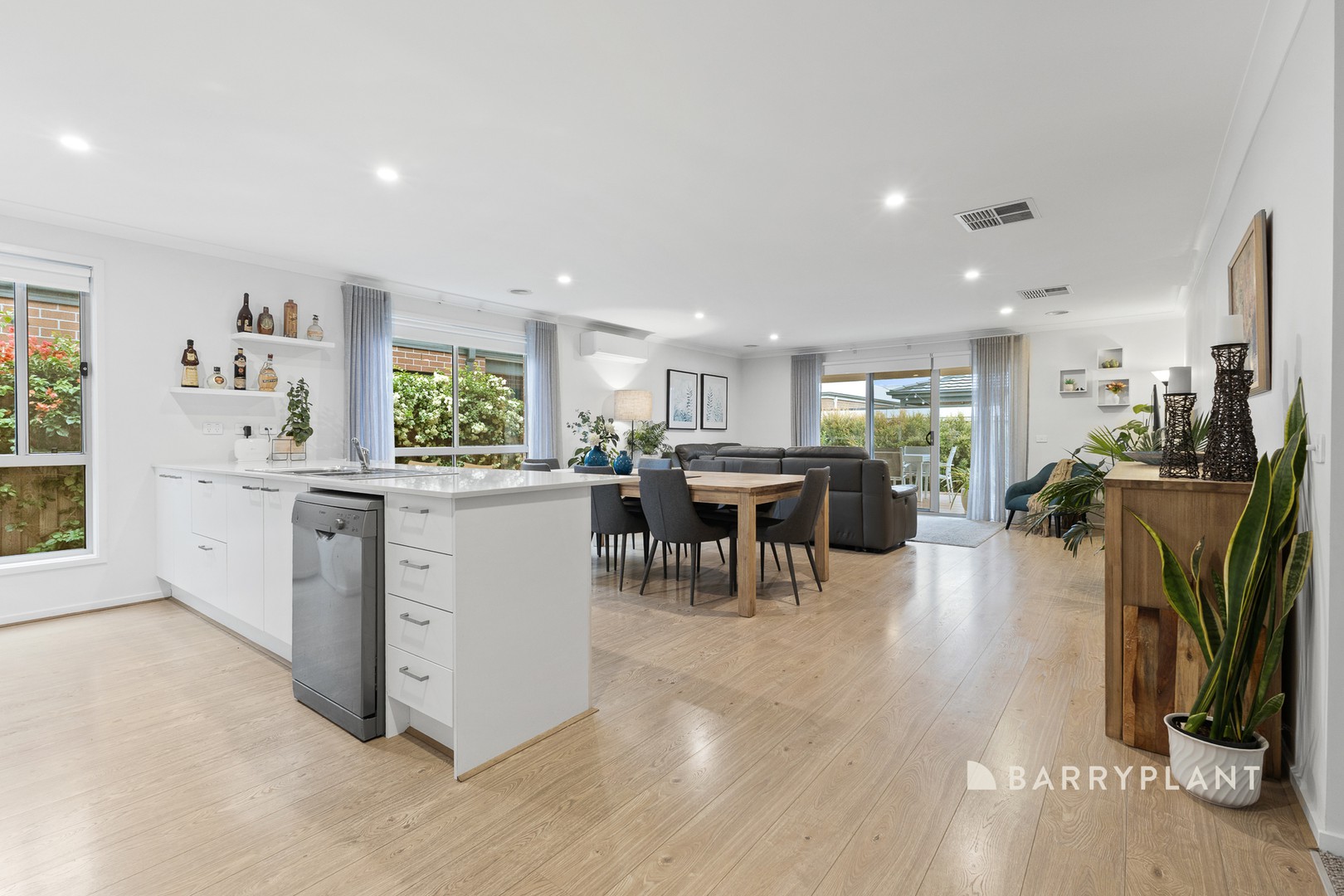 15 Kaduna Drive, Officer South, VIC 3809, Officer South - Thumbnail 4