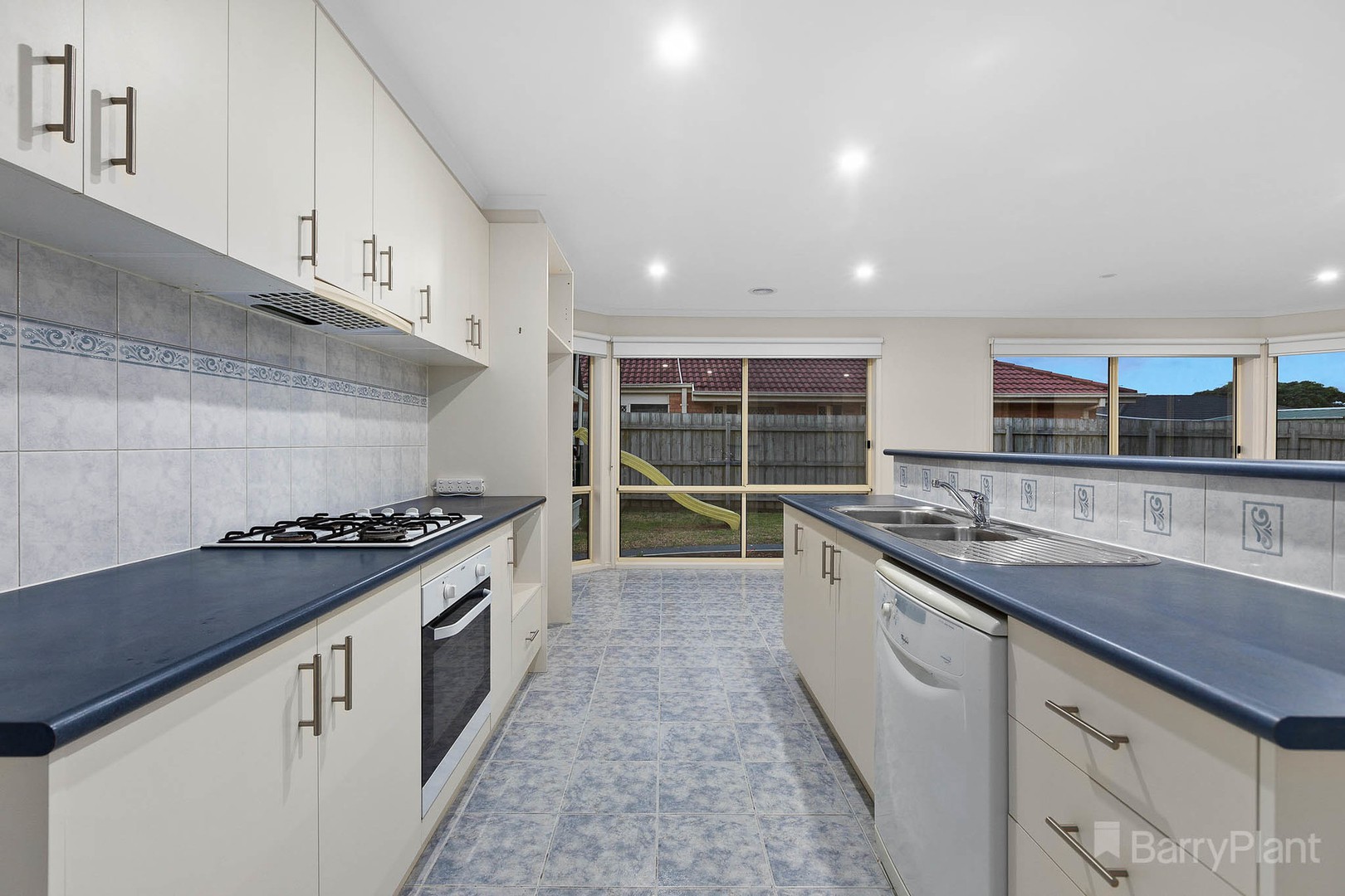 15 Kingfisher Court, Pakenham, VIC 3810, Pakenham - Thumbnail 4