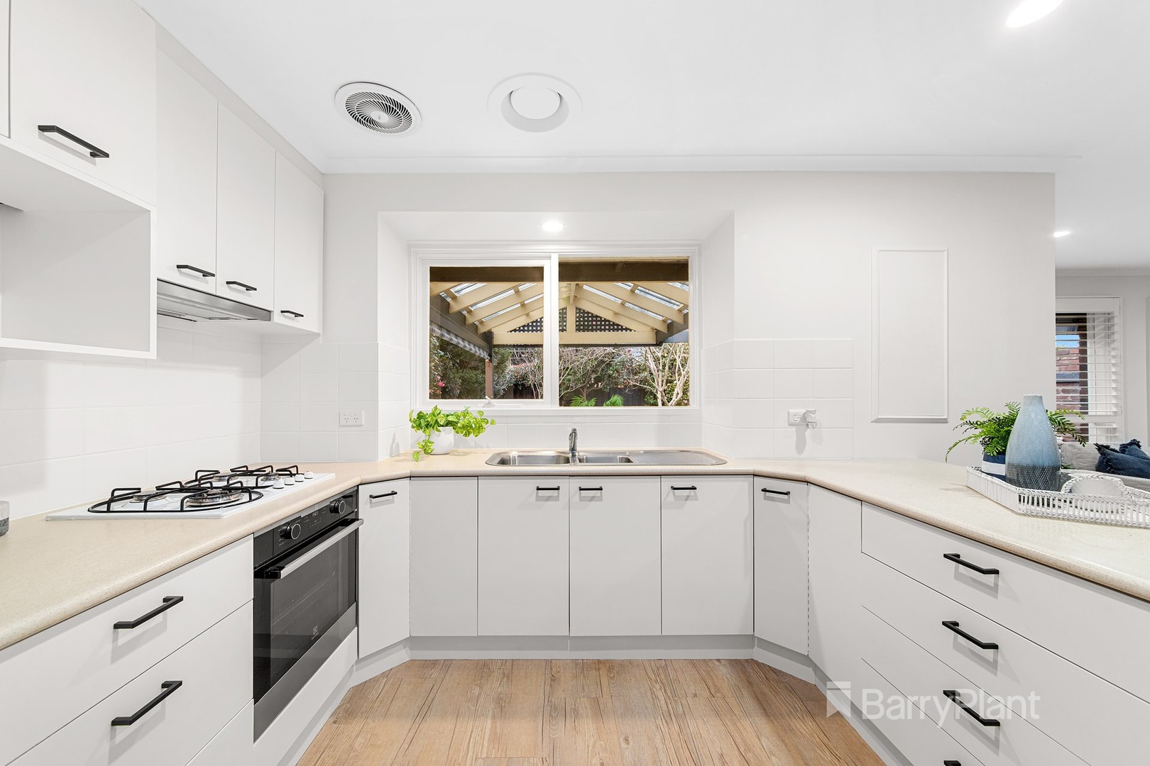 15 Kingloch Parade, Wantirna, VIC 3152, Wantirna - Thumbnail 4