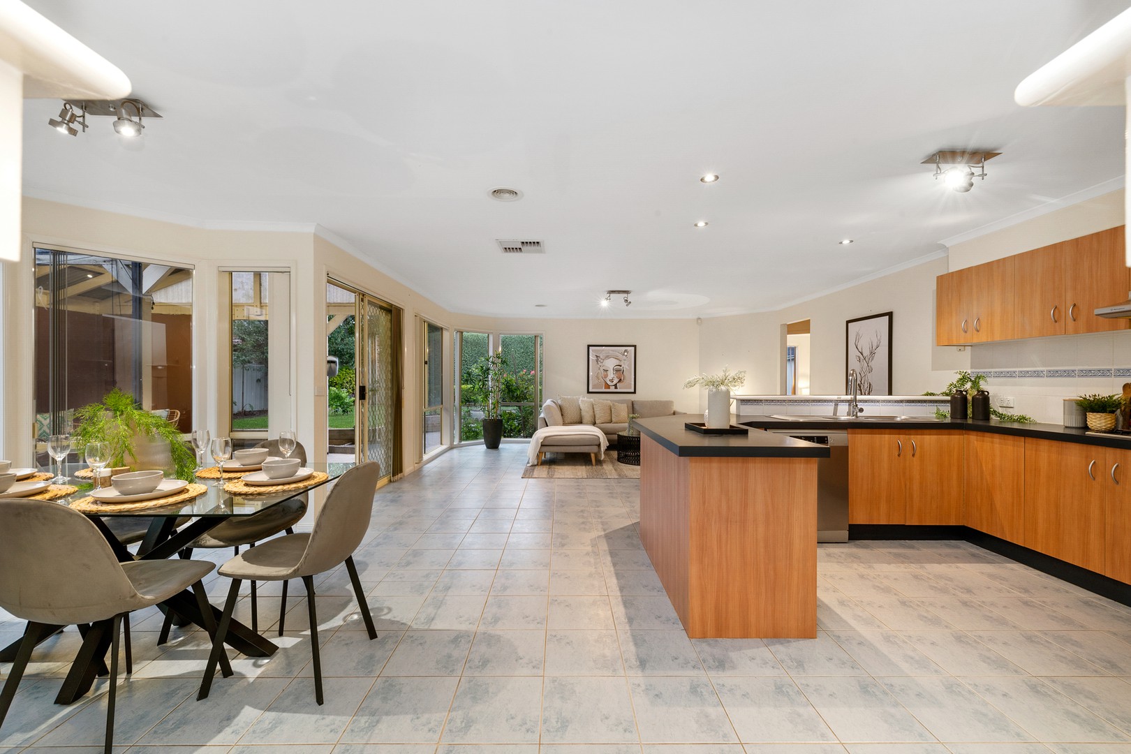 15 Lauffre Walk, Caroline Springs, VIC 3023, Caroline Springs - Thumbnail 4