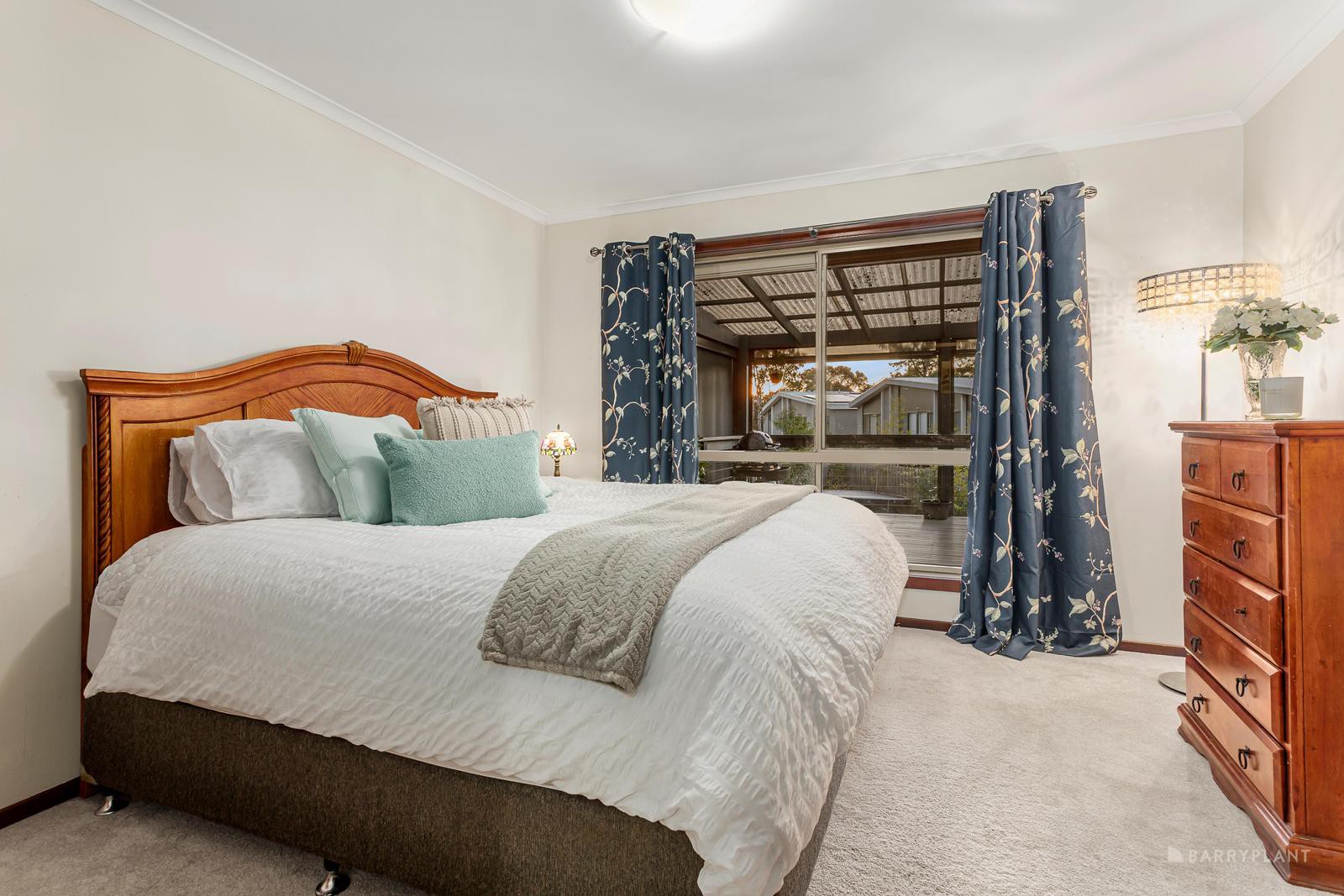 15 Law Street, Briar Hill, VIC 3088, Briar Hill - Thumbnail 5