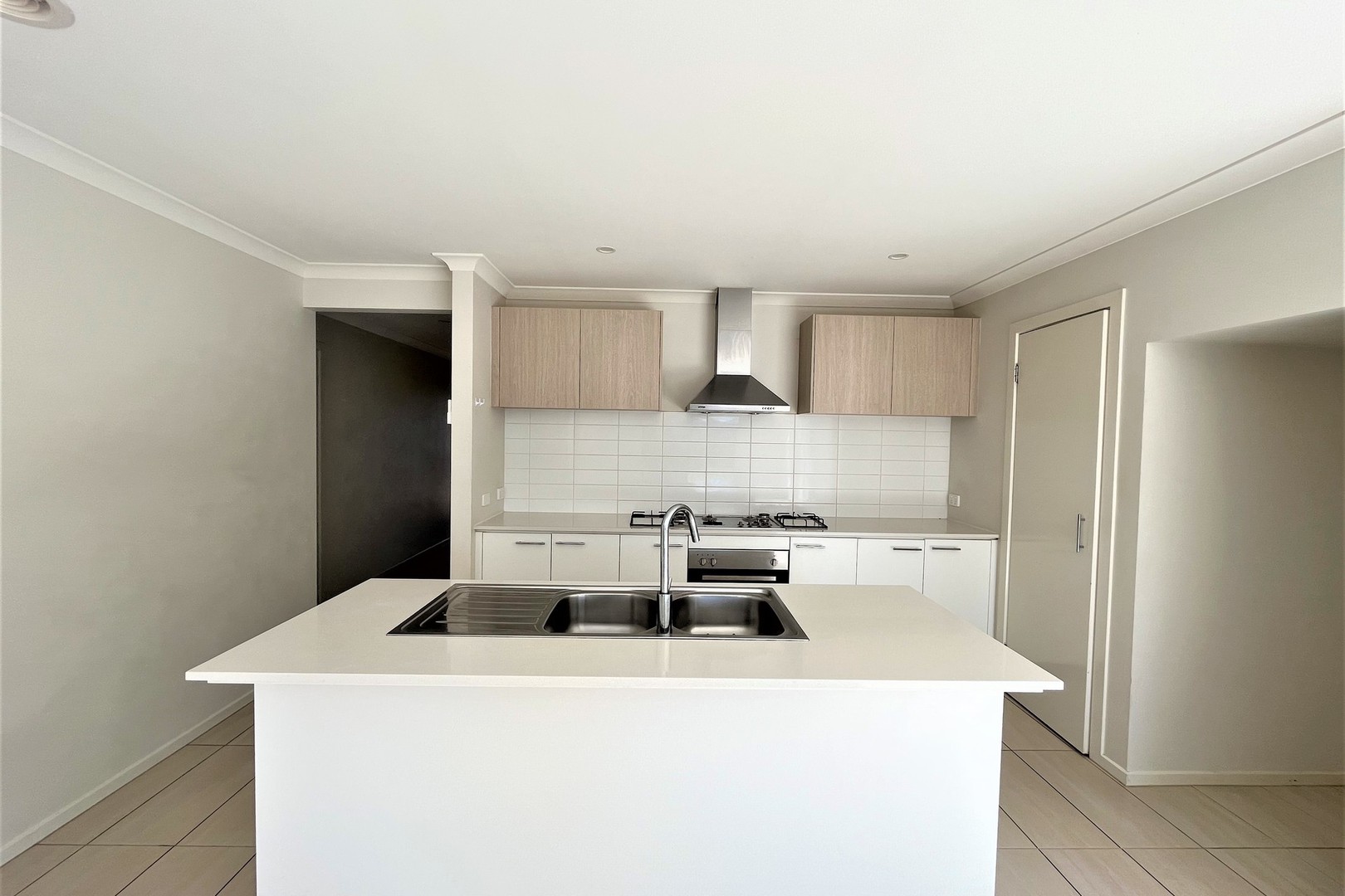 15 Leon Drive, Weir Views, VIC 3338, Weir Views - Thumbnail 4