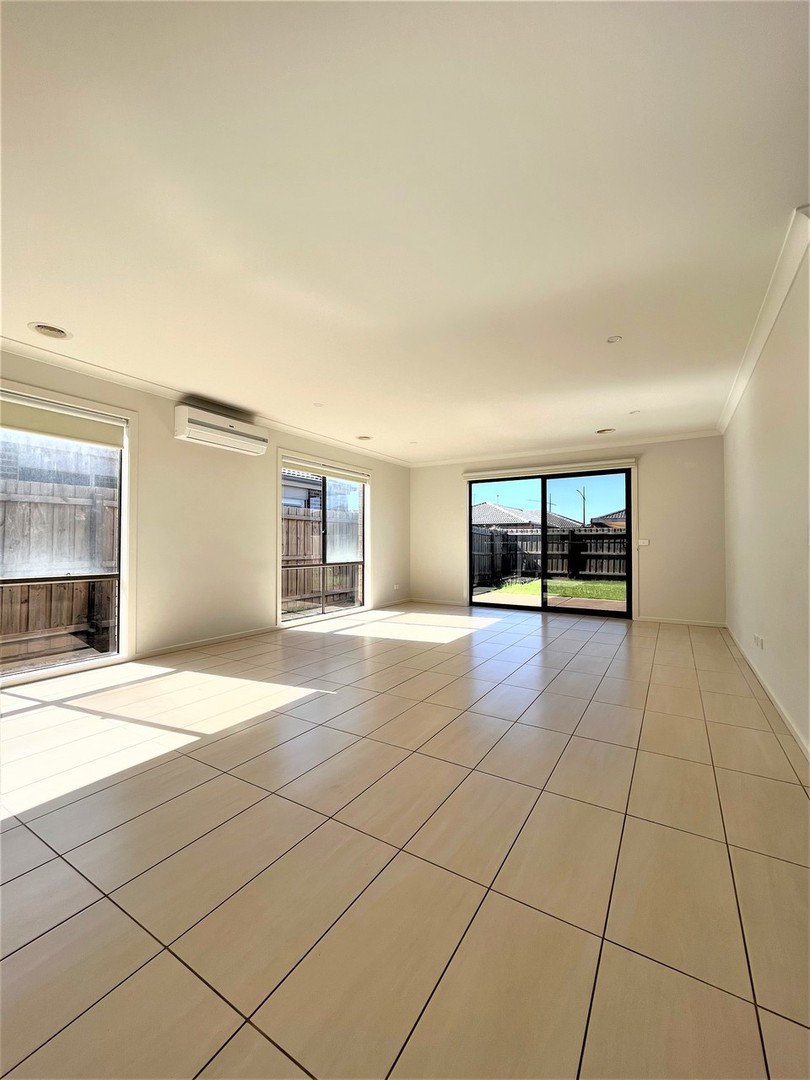 15 Leon Drive, Weir Views, VIC 3338, Weir Views - Thumbnail 5
