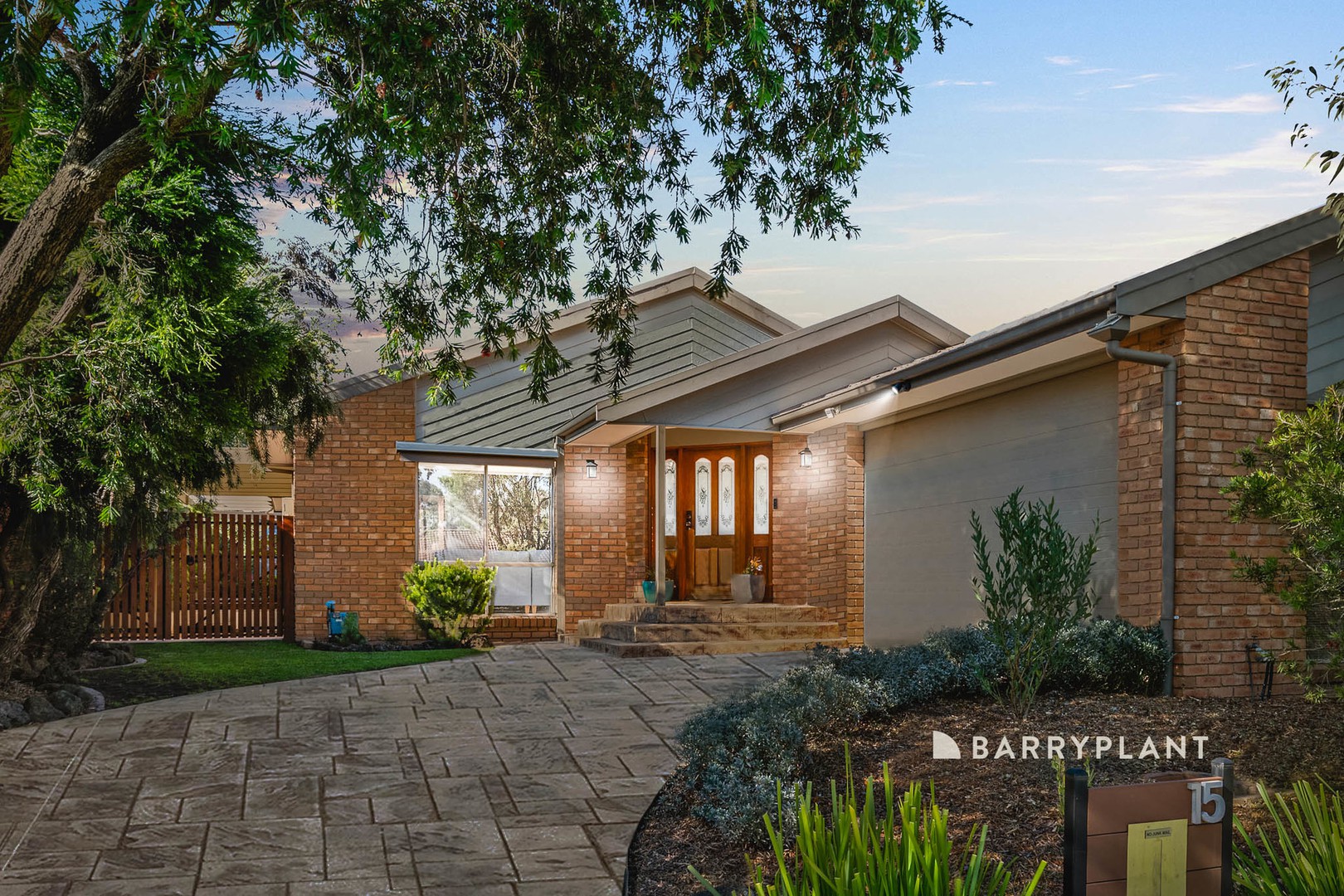 15 Lexcen Close, Berwick, VIC 3806