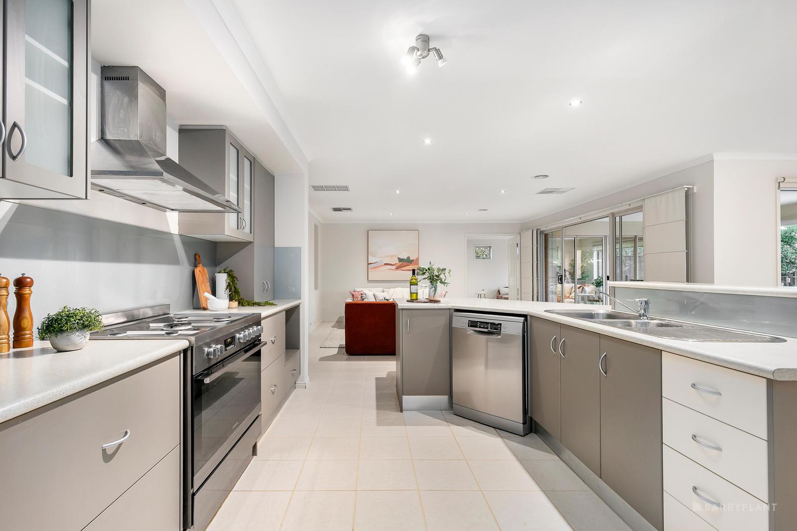 15 Lilac Court, Blackburn North, VIC 3130, Blackburn North - Thumbnail 3