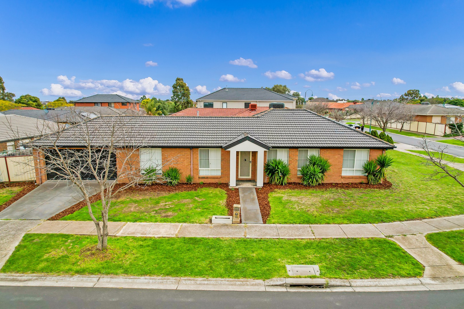 15 Loddon Drive, Taylors Hill, VIC 3037