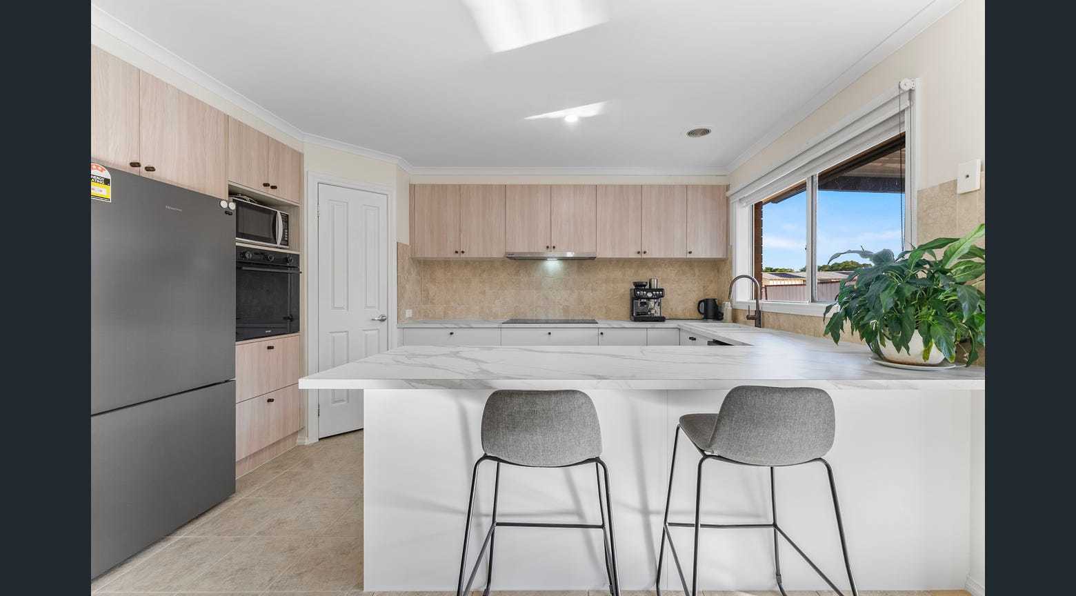 15 Loddon Drive, Taylors Hill, VIC 3037, Taylors Hill - Thumbnail 3