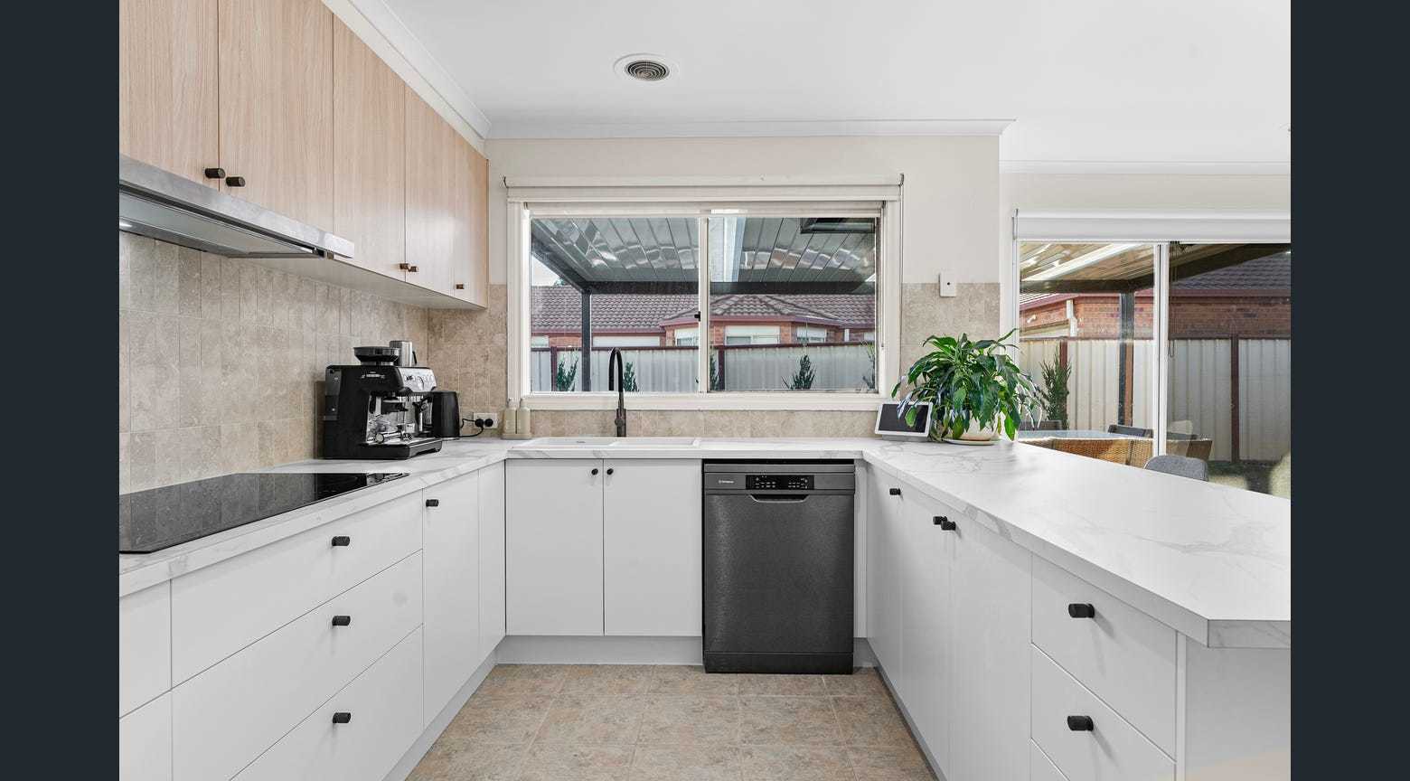 15 Loddon Drive, Taylors Hill, VIC 3037, Taylors Hill - Thumbnail 4