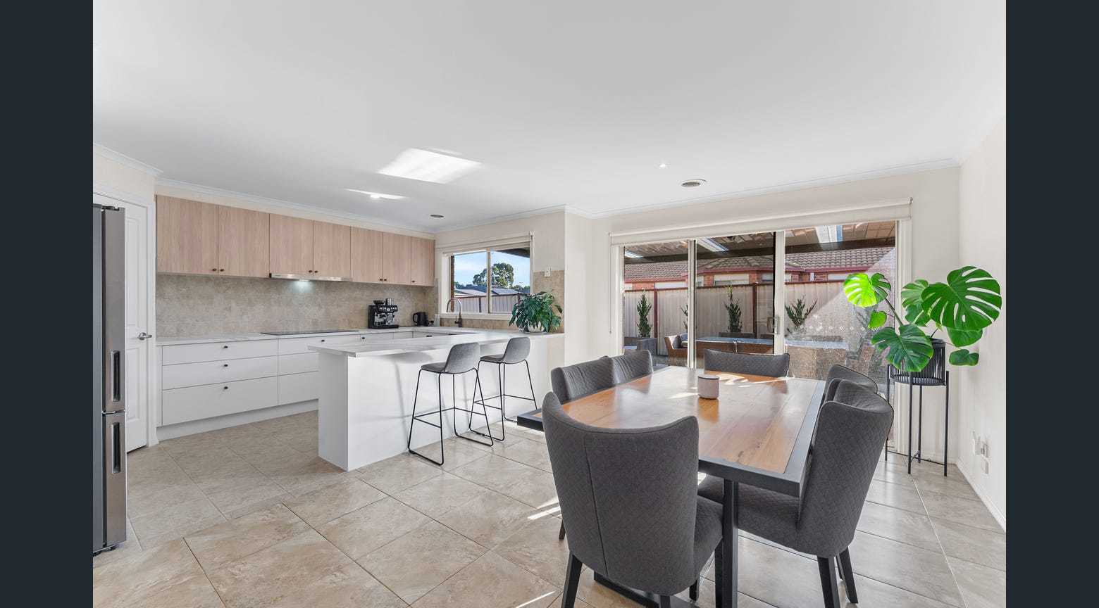 15 Loddon Drive, Taylors Hill, VIC 3037, Taylors Hill - Thumbnail 5