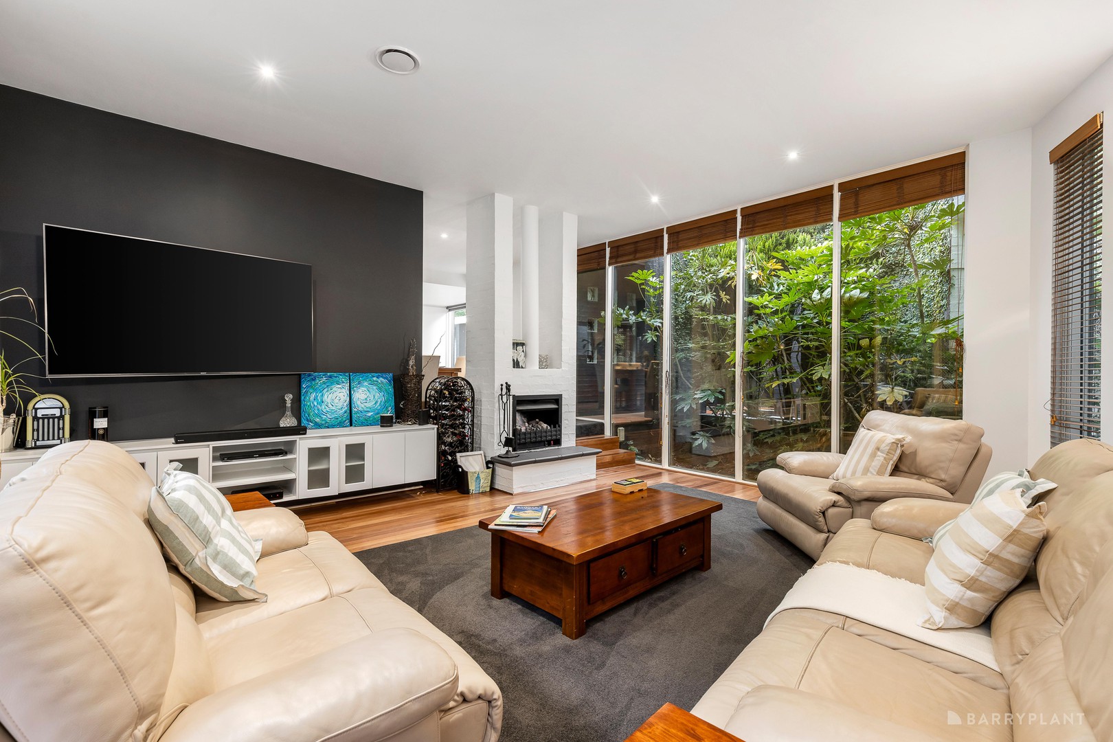 15 Lookover Road, Donvale, VIC 3111 - Thumbnail 2 - 05/11/2025