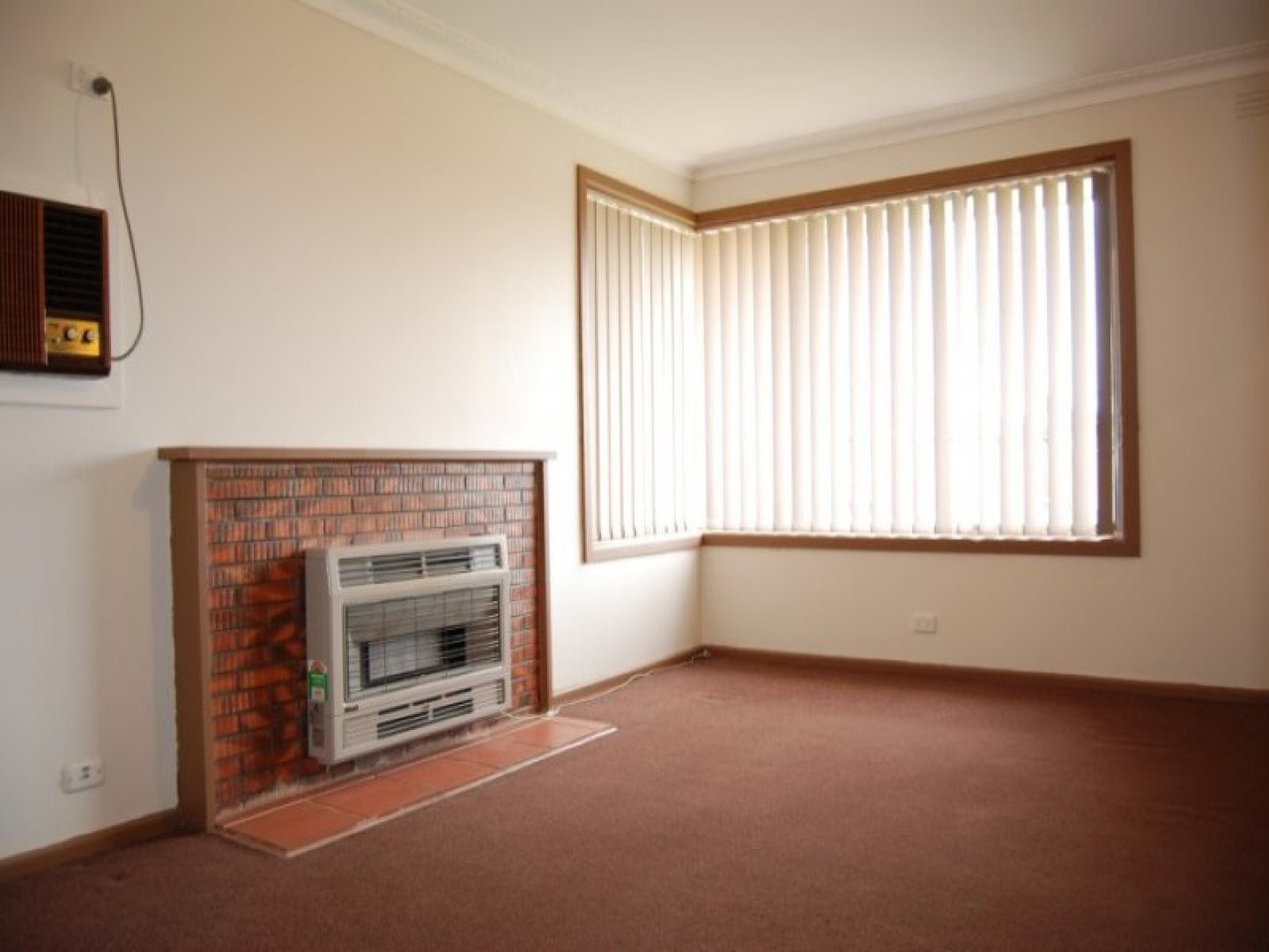 15 Louise Street, Lalor, VIC 3075 - Thumbnail 2 - 13/05/2025