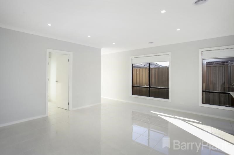 15 Luster Circuit, Greenvale, VIC 3059, Greenvale - Thumbnail 2
