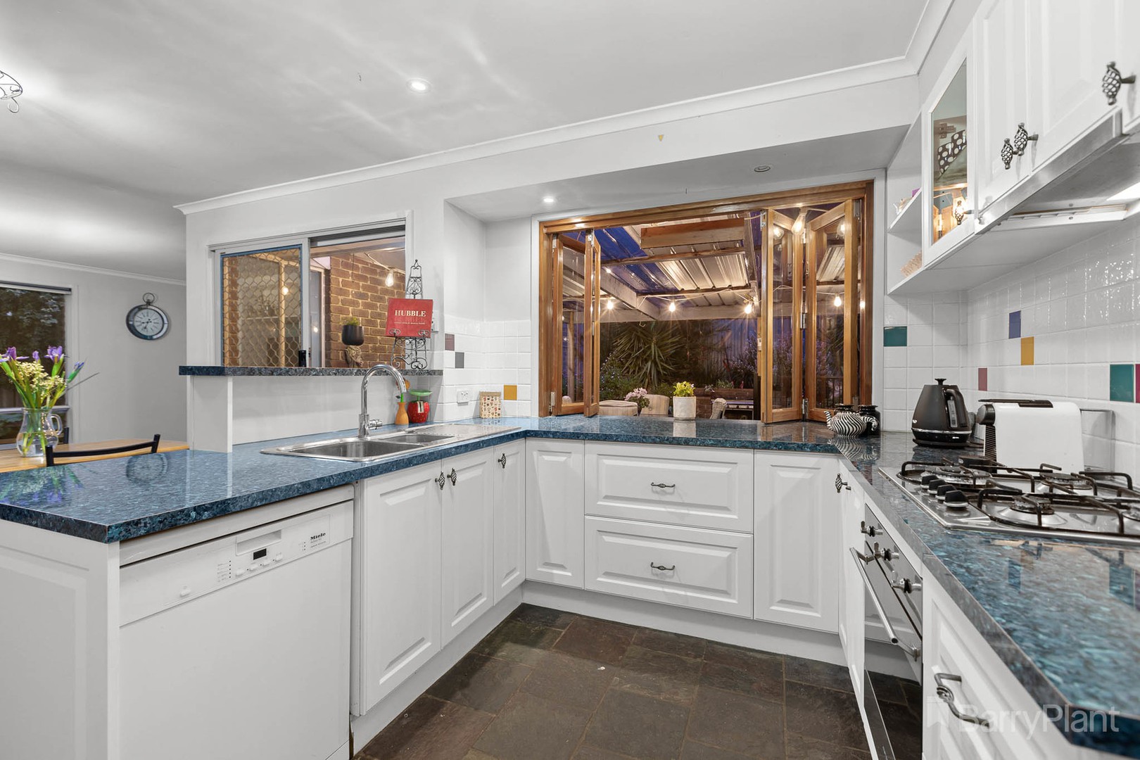 15 Magdalena Place, Berwick, VIC 3806, Berwick - Thumbnail 7