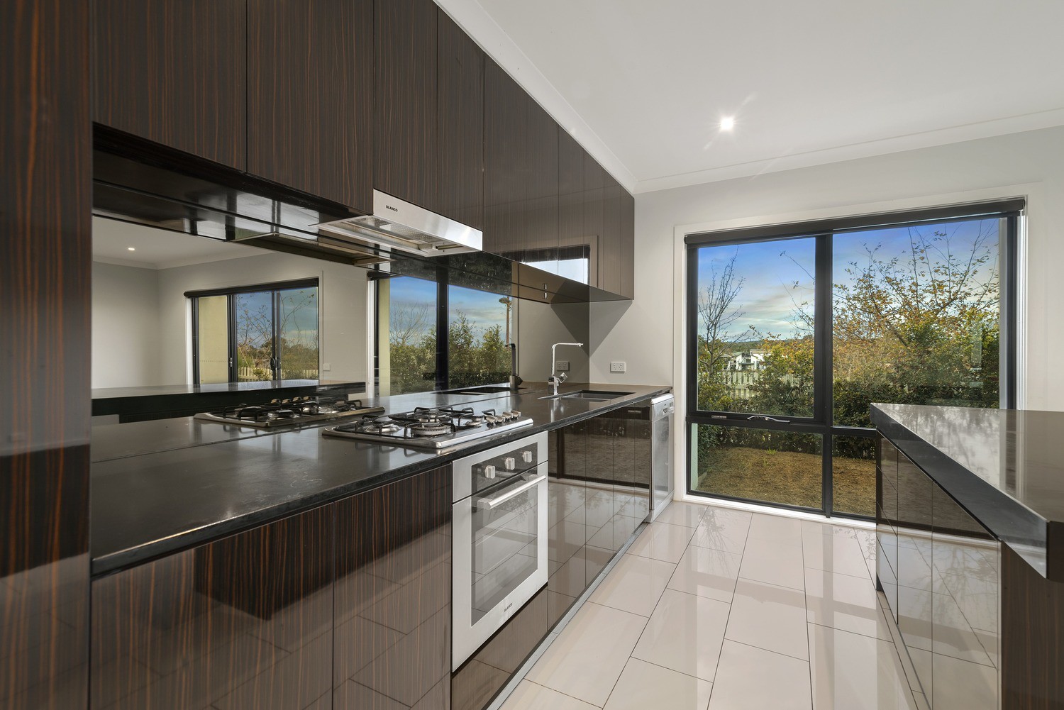 15 Manchester Crescent, Bundoora, VIC 3083, Bundoora - Thumbnail 2
