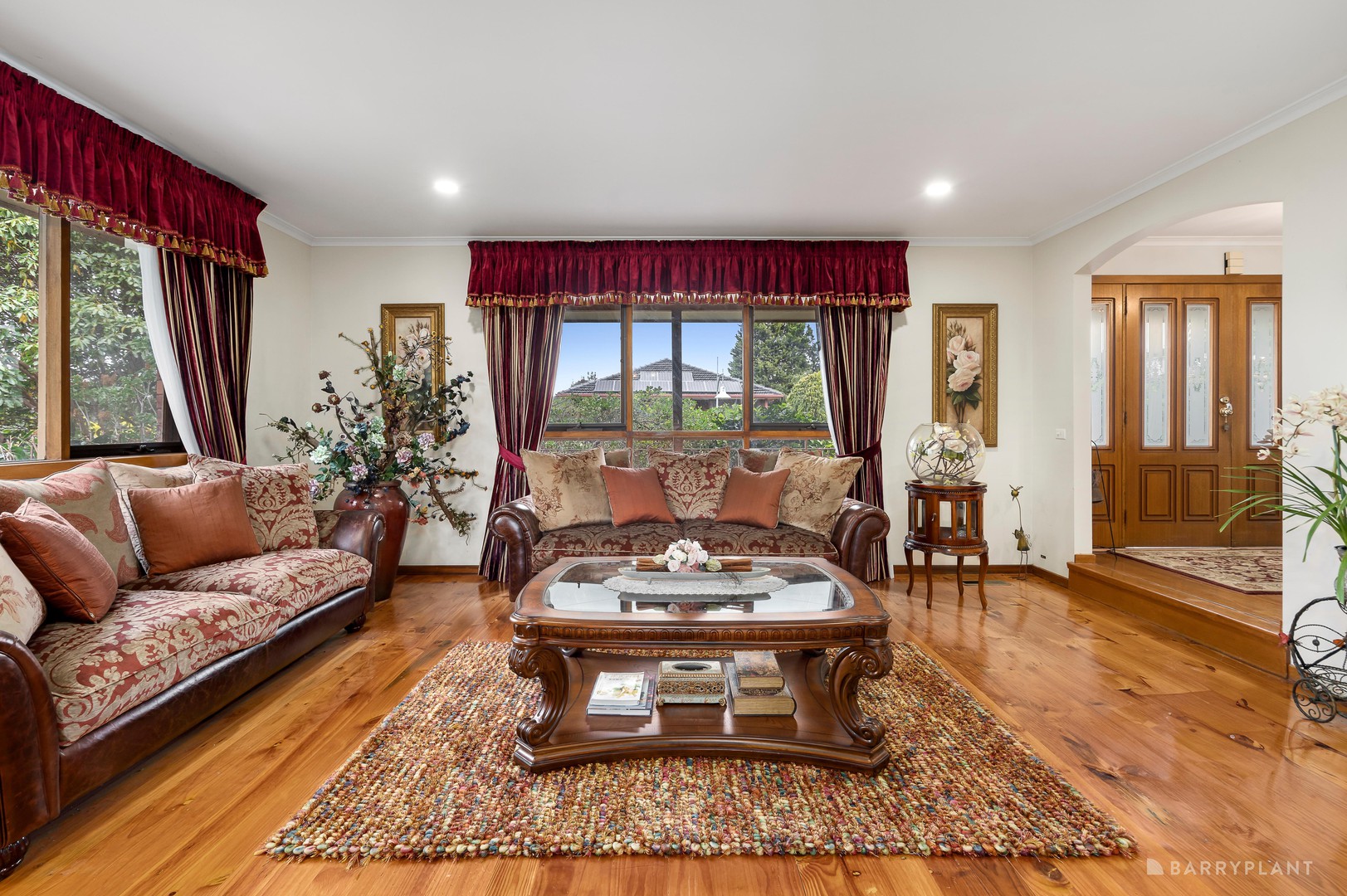 15 Maverick Close, Doncaster, VIC 3108 - Thumbnail 2 - 22/10/2025