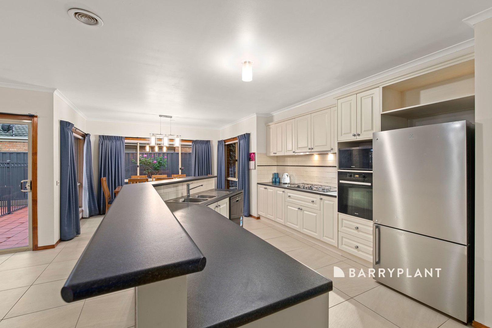 15 Mayfair Crescent, Narre Warren, VIC 3805, Narre Warren - Thumbnail 5