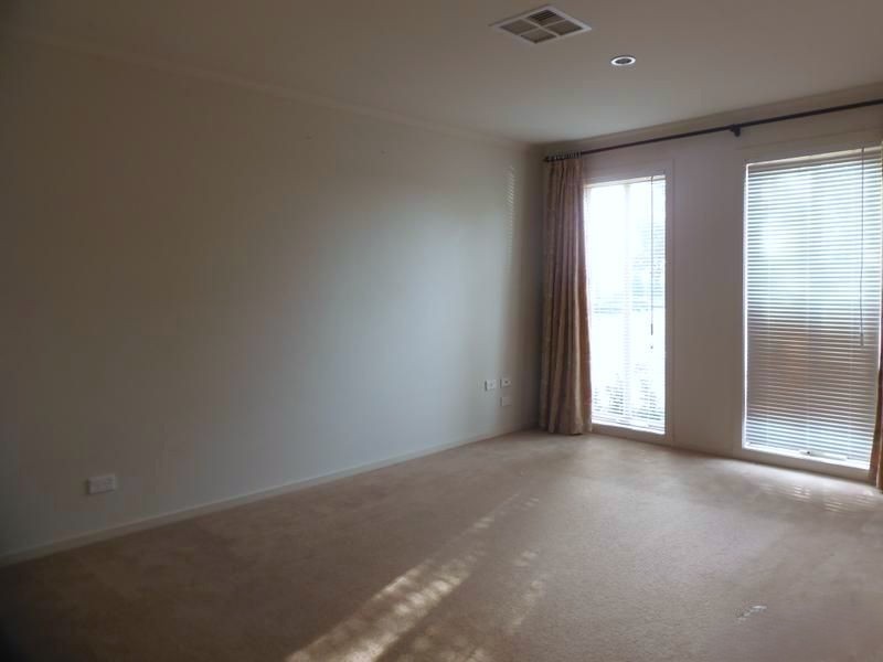 15 Mccubbin Way, Caroline Springs, VIC 3023, Caroline Springs - Thumbnail 4