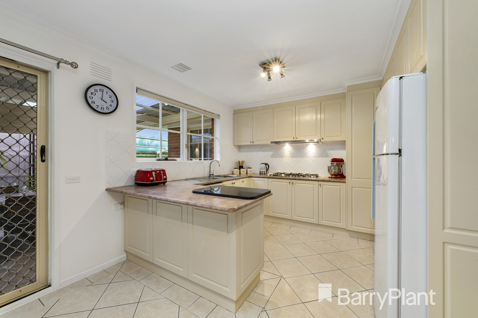 15 McKinnon Court, Melton West, VIC 3337, Melton West - Thumbnail 4
