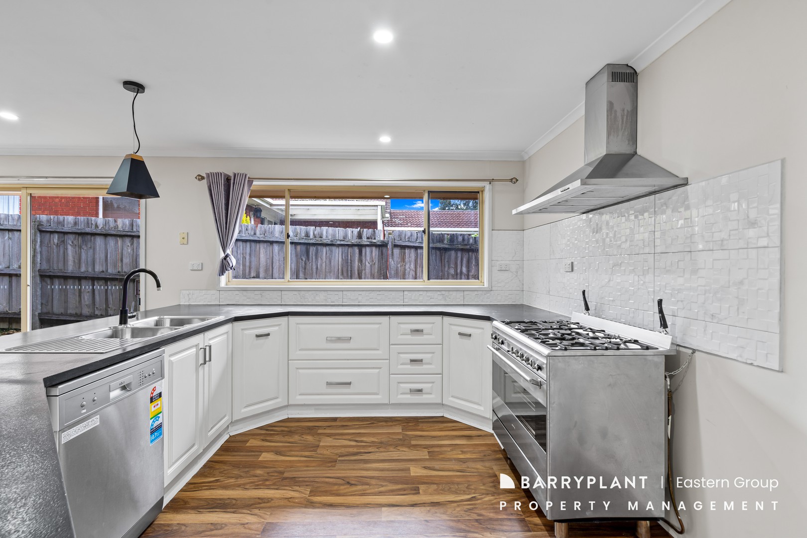 15 McNamara Ct, Pakenham, VIC 3810 - Thumbnail 2 - 25/05/2026
