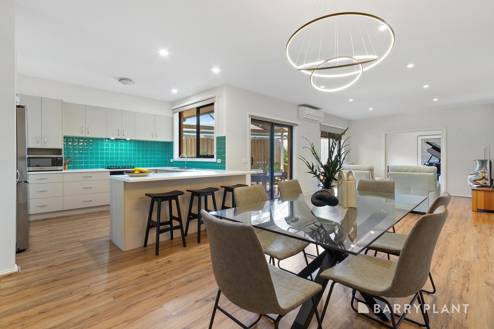 15 Mountain Ash Court, Upper Ferntree Gully, VIC 3156, Upper Ferntree Gully - Thumbnail 2
