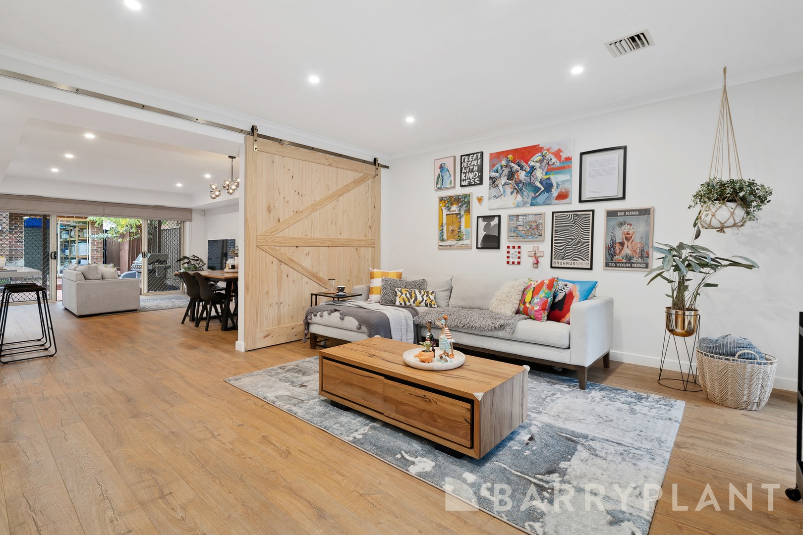 15 Oakden Drive, Bundoora, VIC 3083 - Thumbnail 2 - 09/04/2025