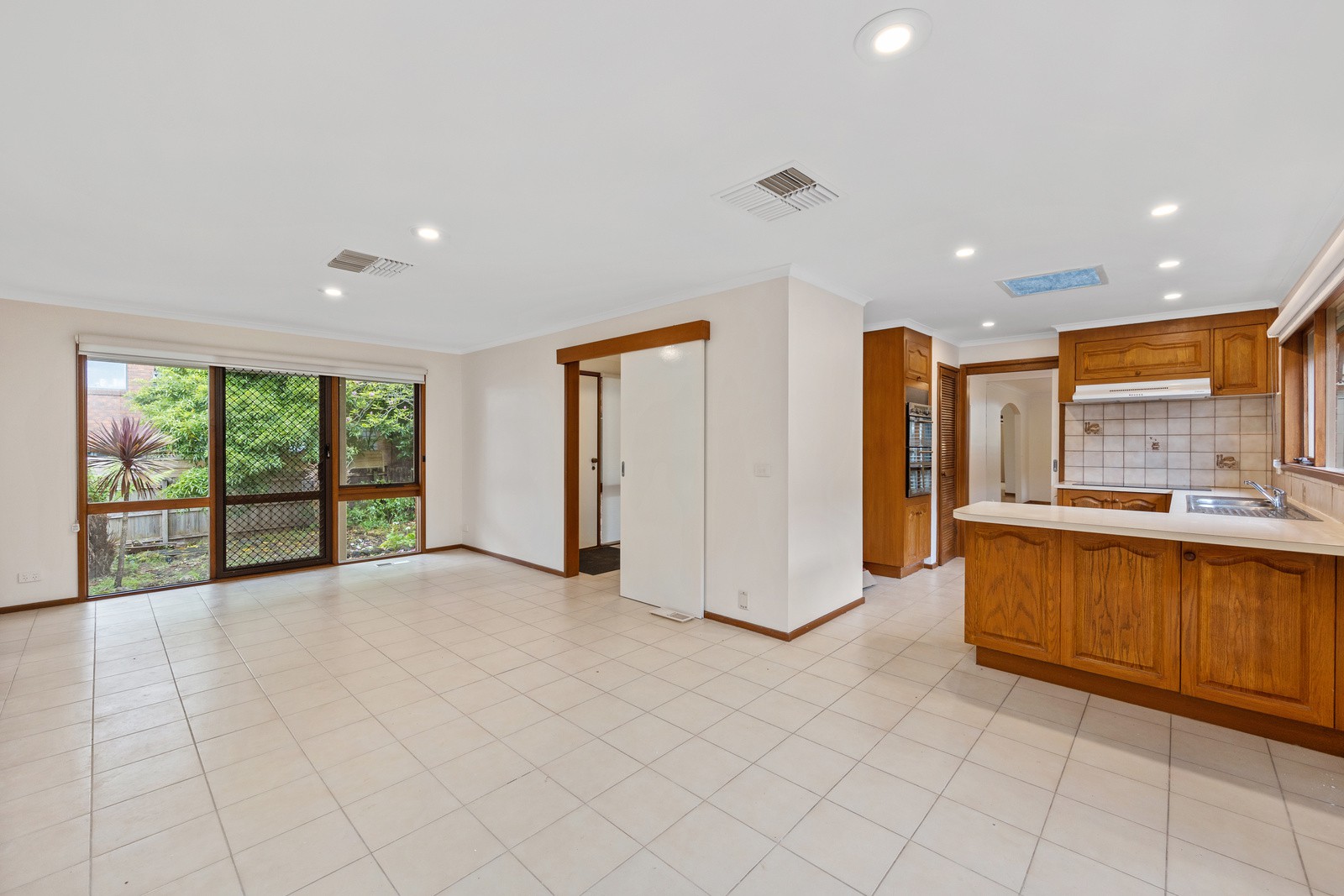 15 Oxford Close, Croydon Hills, VIC 3136, Croydon Hills - Thumbnail 3