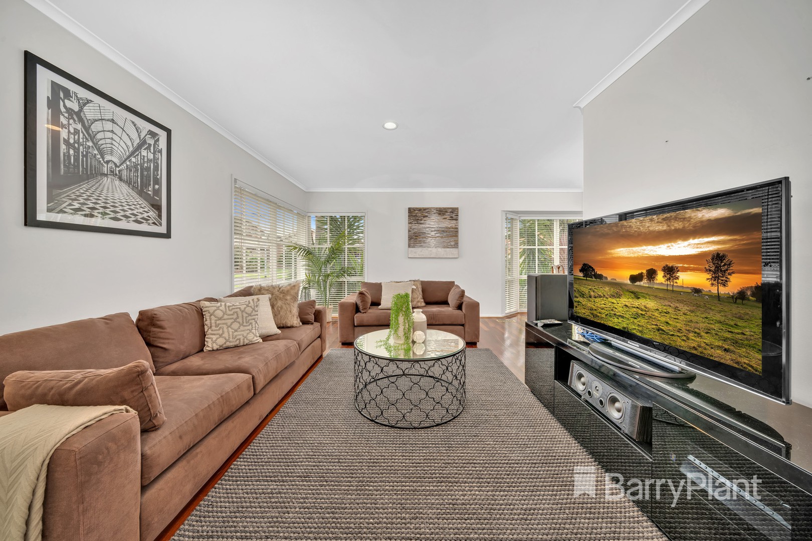 15 Patterson Street, Mill Park, VIC 3082, Mill Park - Thumbnail 2