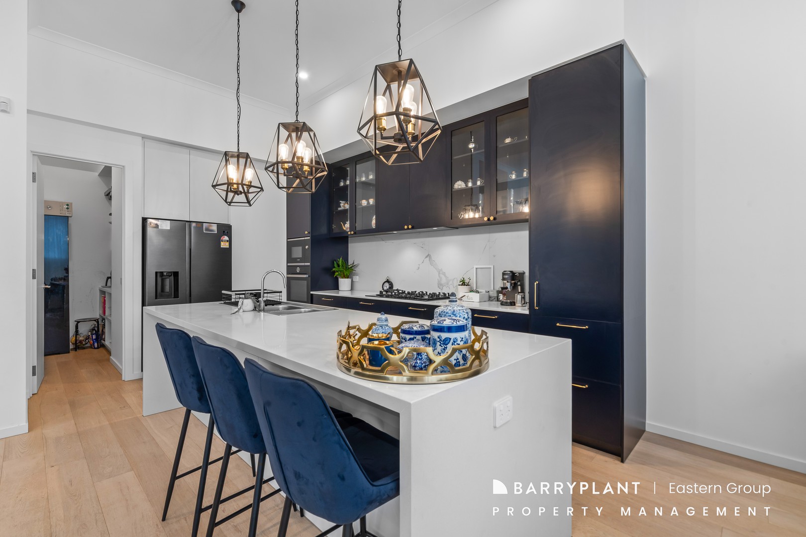 15 Pentlowe Avenue, Templestowe Lower, VIC 3107 - Thumbnail 2 - 05/11/2025