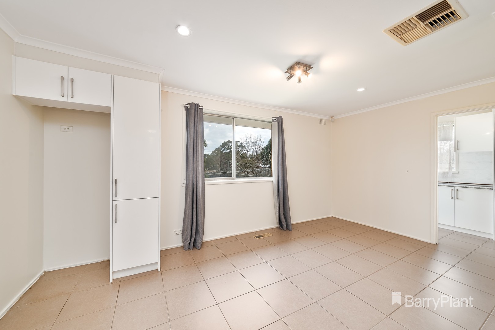 15 Peppercorn Parade, Epping, VIC 3076, Epping - Thumbnail 4