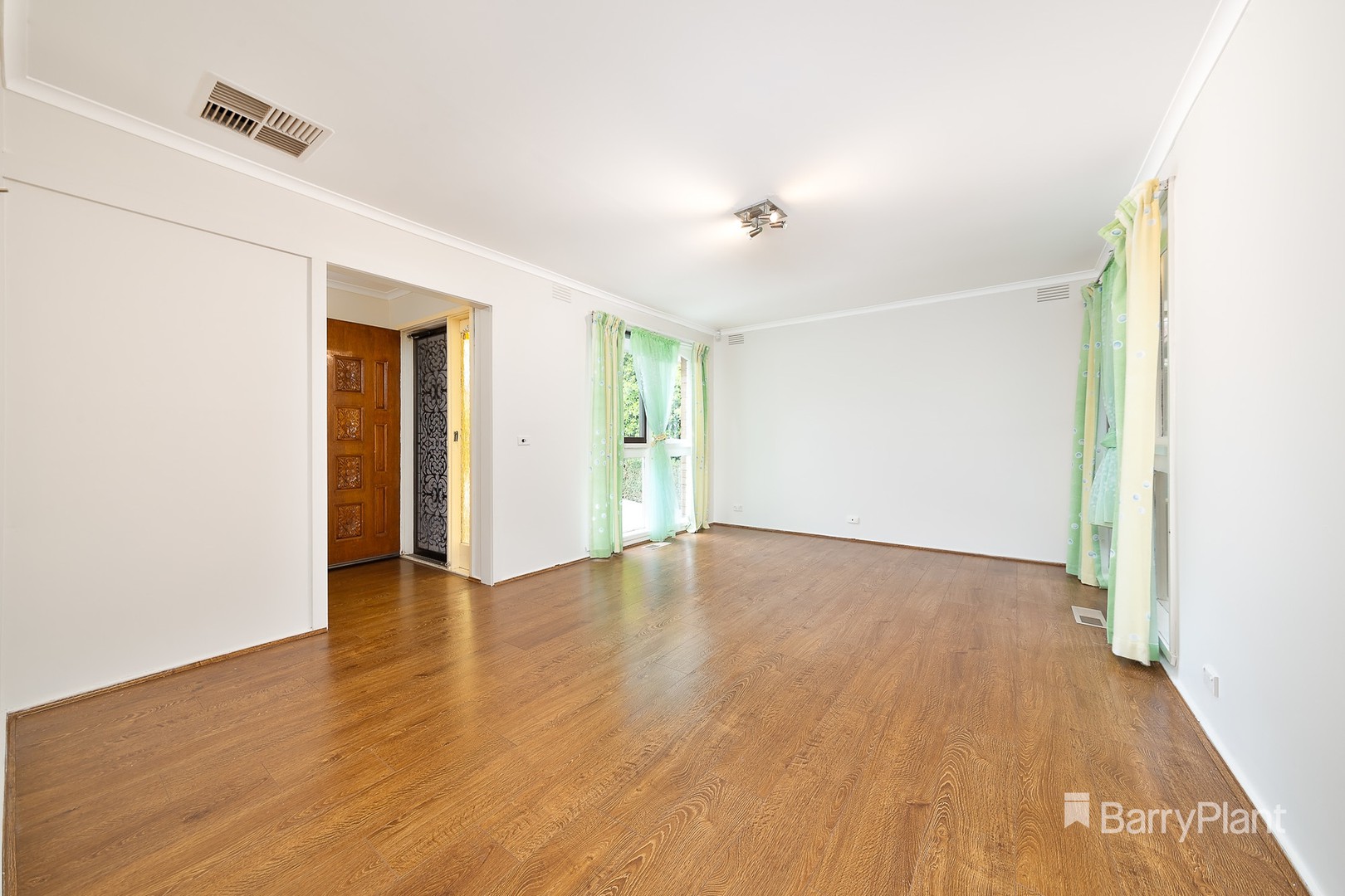 15 Peppercorn Parade, Epping, VIC 3076, Epping - Thumbnail 5