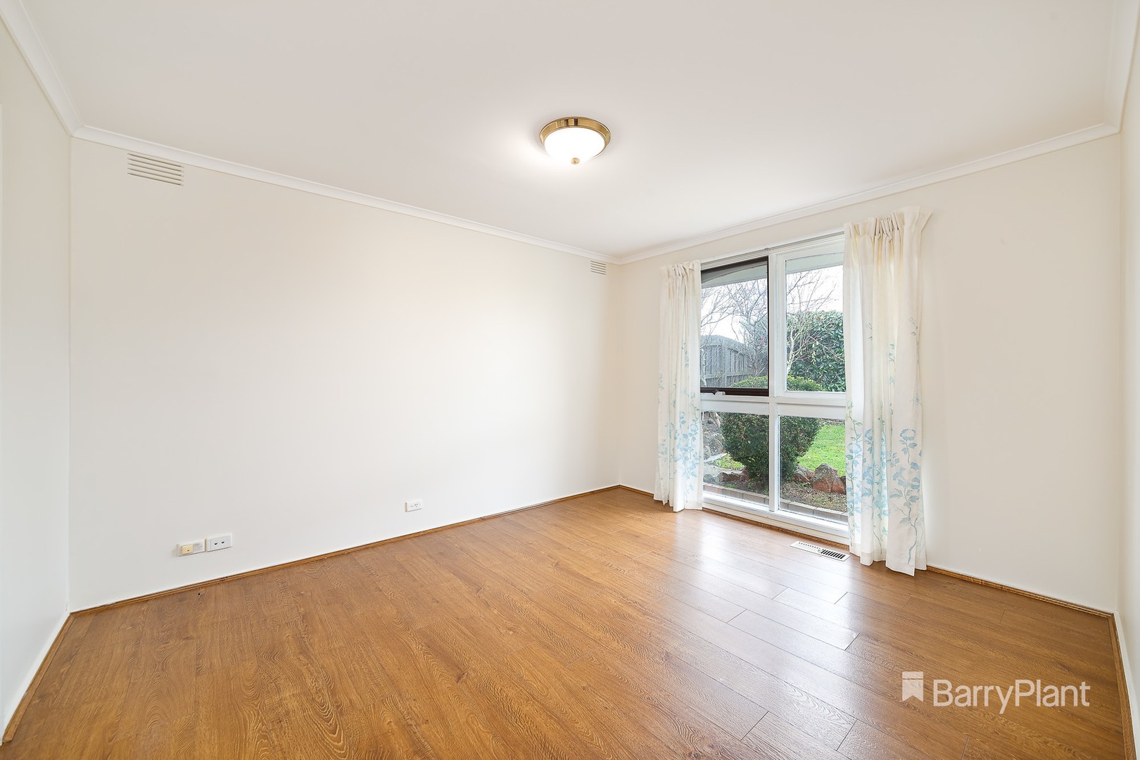 15 Peppercorn Parade, Epping, VIC 3076, Epping - Thumbnail 6