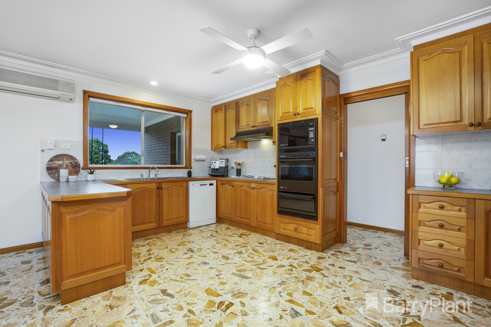 28 Vanderbilt Court, VARSITY LAKES QLD 4227, Varsity Lakes - Thumbnail 5