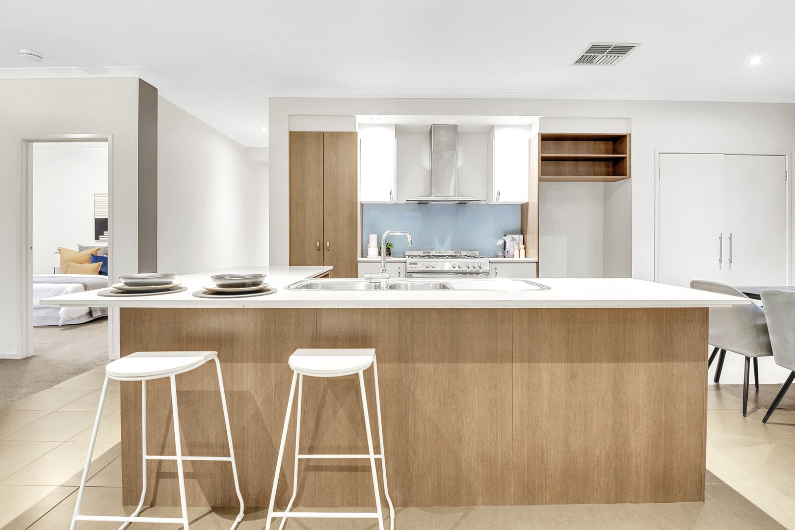 15 Poole Street, Craigieburn, VIC 3064, Craigieburn - Thumbnail 2