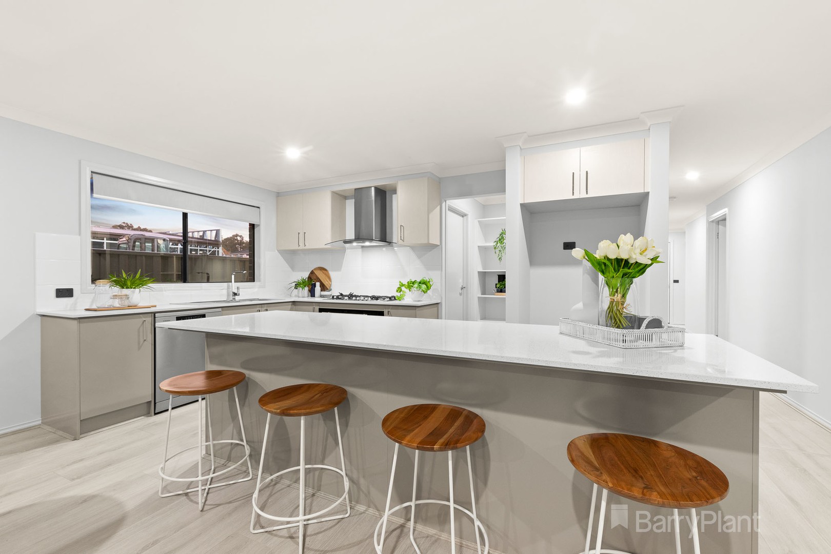 15 Portillo Crescent, Pakenham, VIC 3810, Pakenham - Thumbnail 2