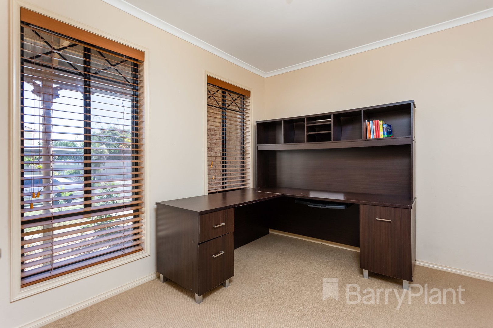 15 Portofino Crescent, Point Cook, VIC 3030 - Thumbnail 2 - 10/06/2025