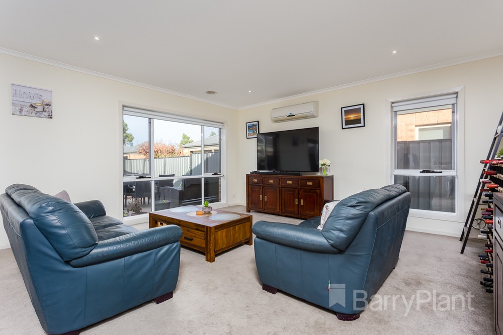15 Prichard Walk, Point Cook, VIC 3030, Point Cook - Thumbnail 3