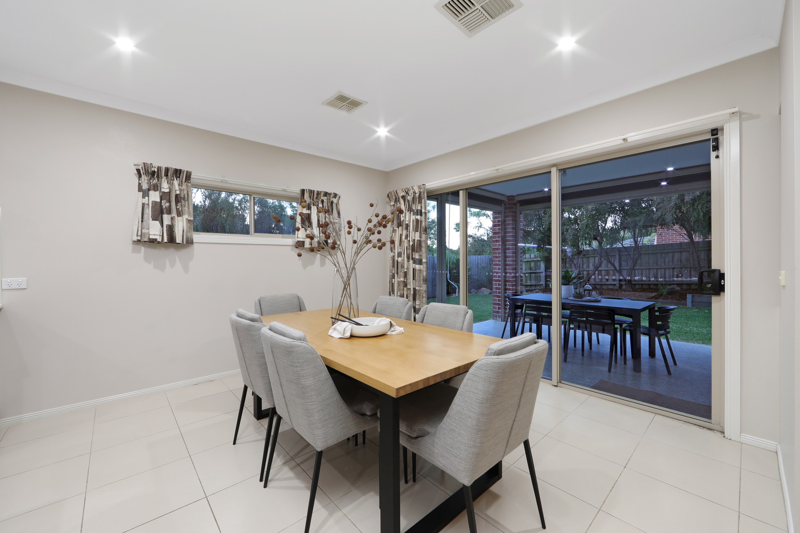 15 Riparian Way, Ferntree Gully, VIC 3156, Ferntree Gully - Thumbnail 3