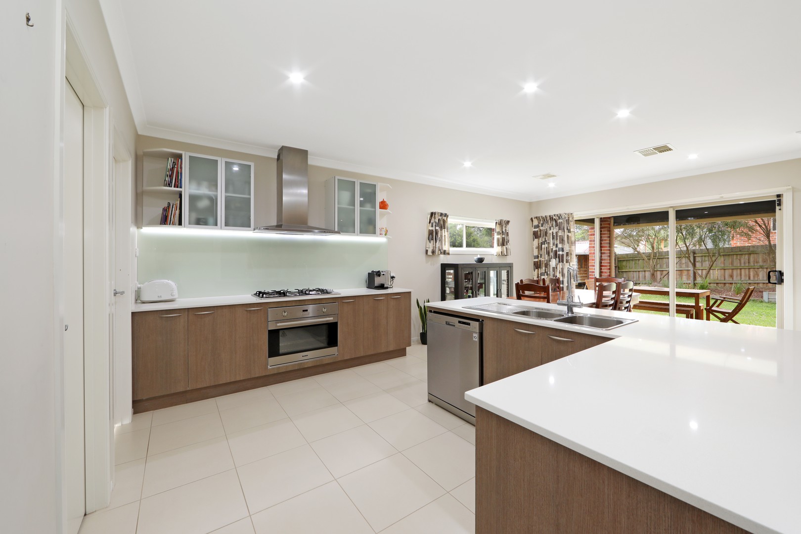 15 Riparian Way, Ferntree Gully, VIC 3156, Ferntree Gully - Thumbnail 3