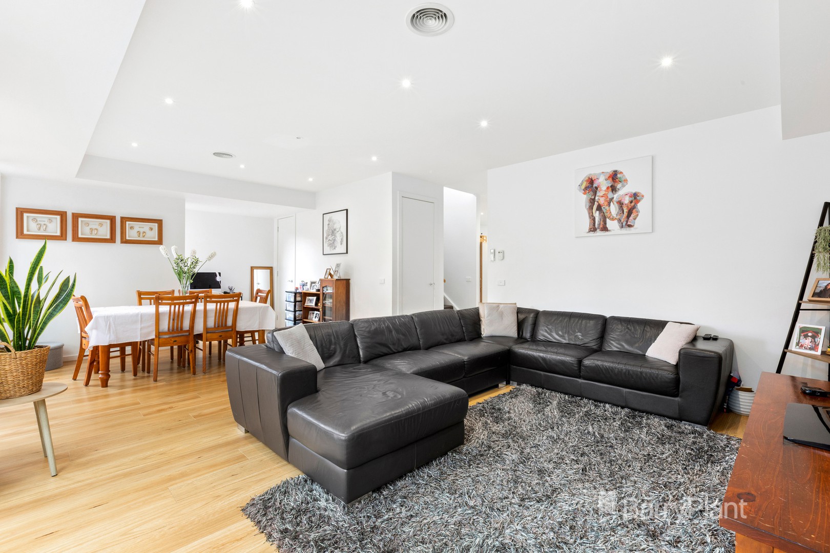 15 River Gum Close, Diamond Creek, VIC 3089, Diamond Creek - Thumbnail 2