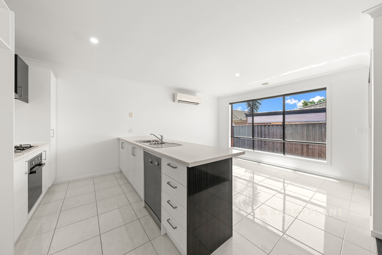 15 Rockford Street, Pakenham, VIC 3810, Pakenham - Thumbnail 2