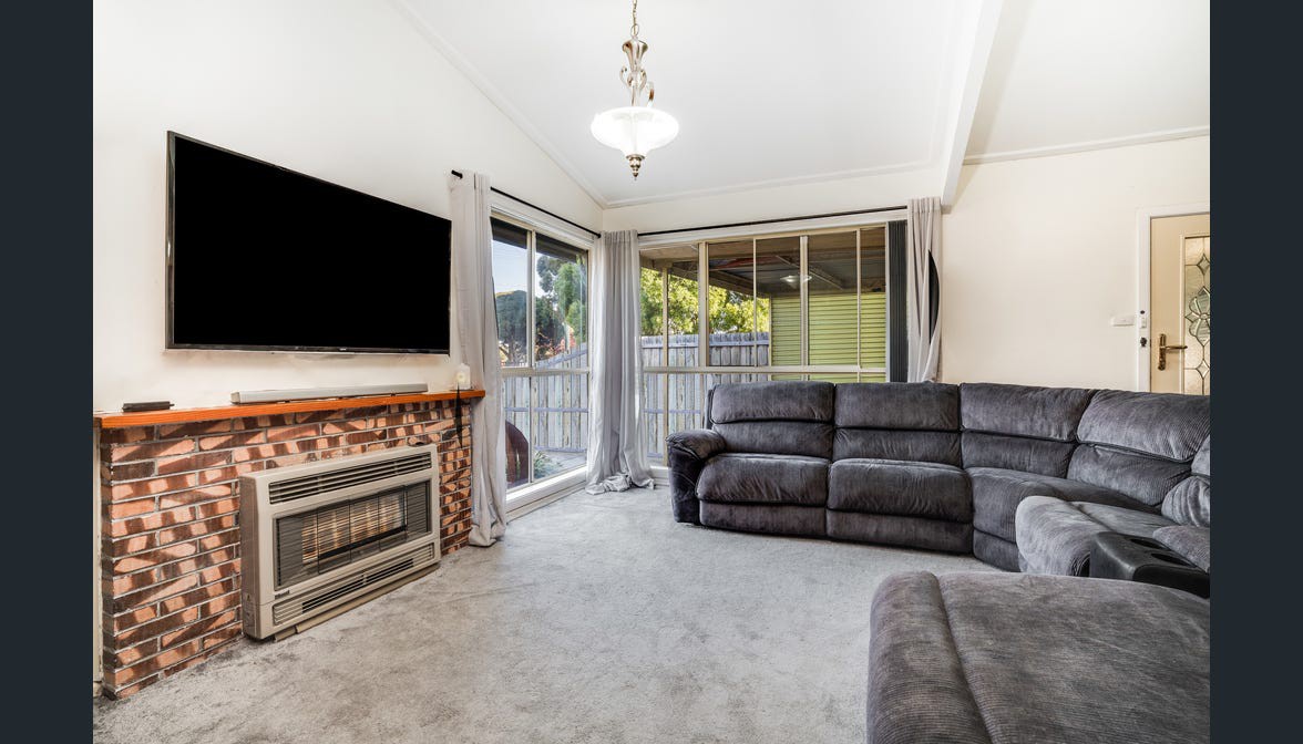 15 Rodbrough Crescent, Corio, VIC 3214, Corio - Thumbnail 3