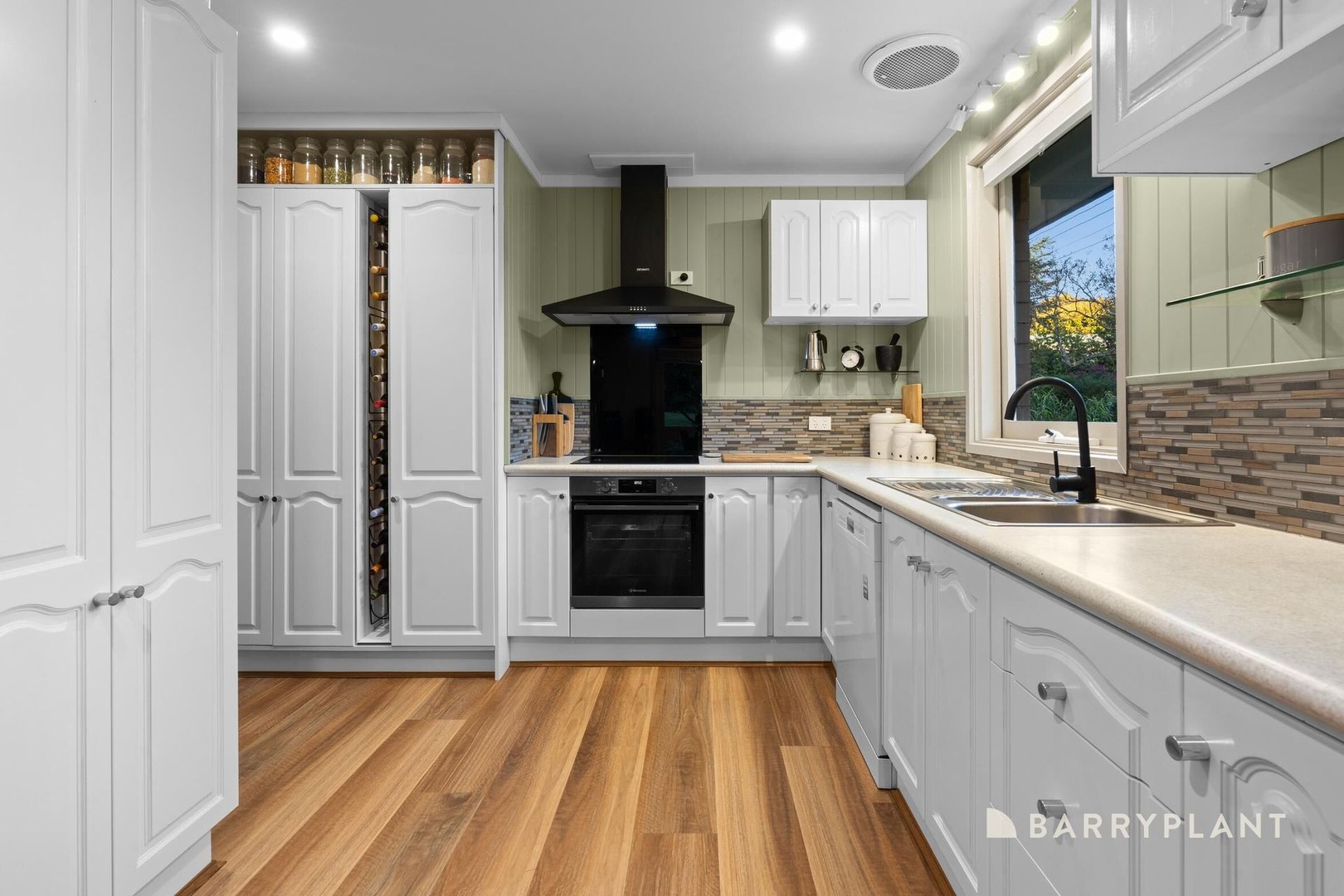 15 Russell Street, Emerald, VIC 3782, Emerald - Thumbnail 3