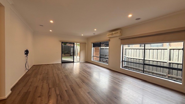 15 Rutherford Avenue, Fraser Rise, VIC 3336 - Thumbnail 1 - 08/05/2026
