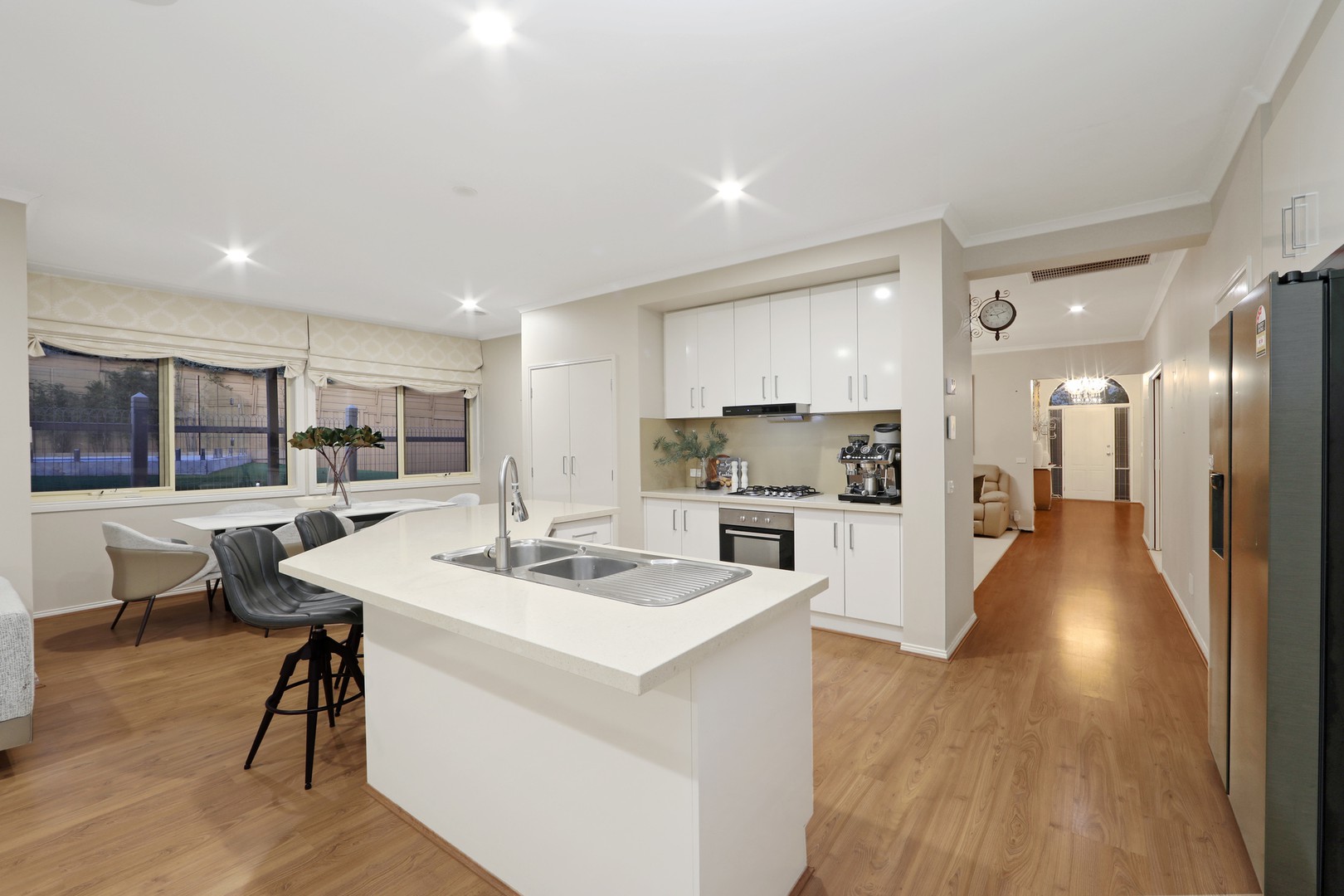 15 Rutherglen Court, Rowville, VIC 3178, Rowville - Thumbnail 2