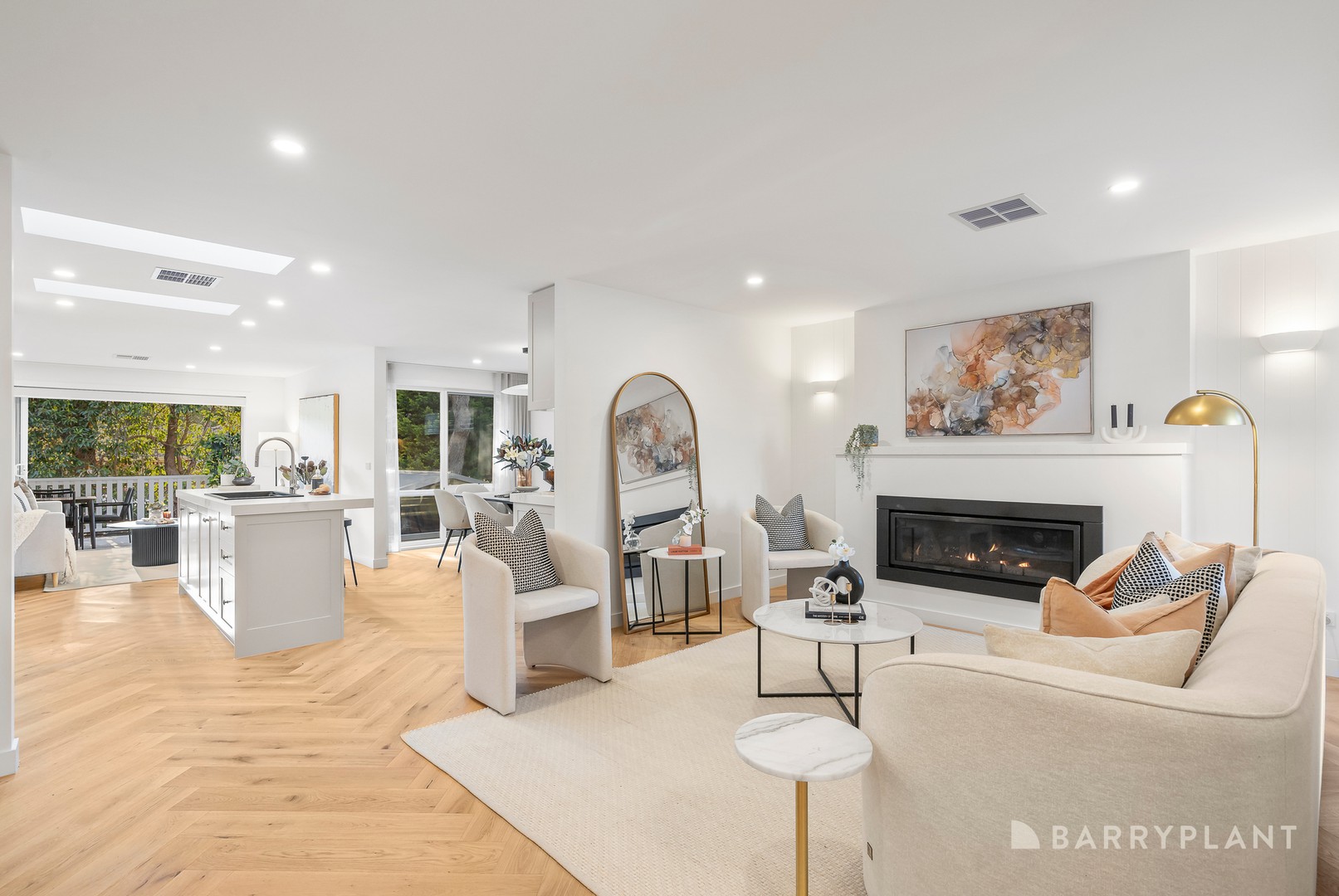 15 Sanders Road, Doncaster East, VIC 3109 - Thumbnail 2 - 09/12/2024