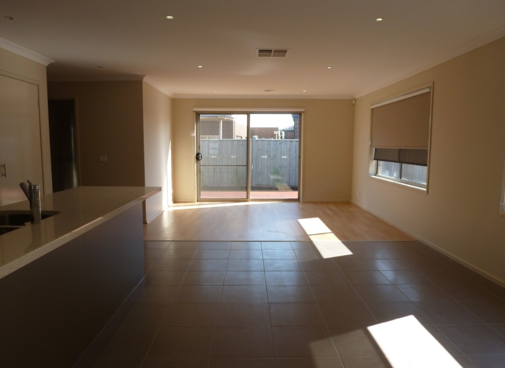 15 Sandy Avenue, Point Cook, VIC 3030, Point Cook - Thumbnail 3